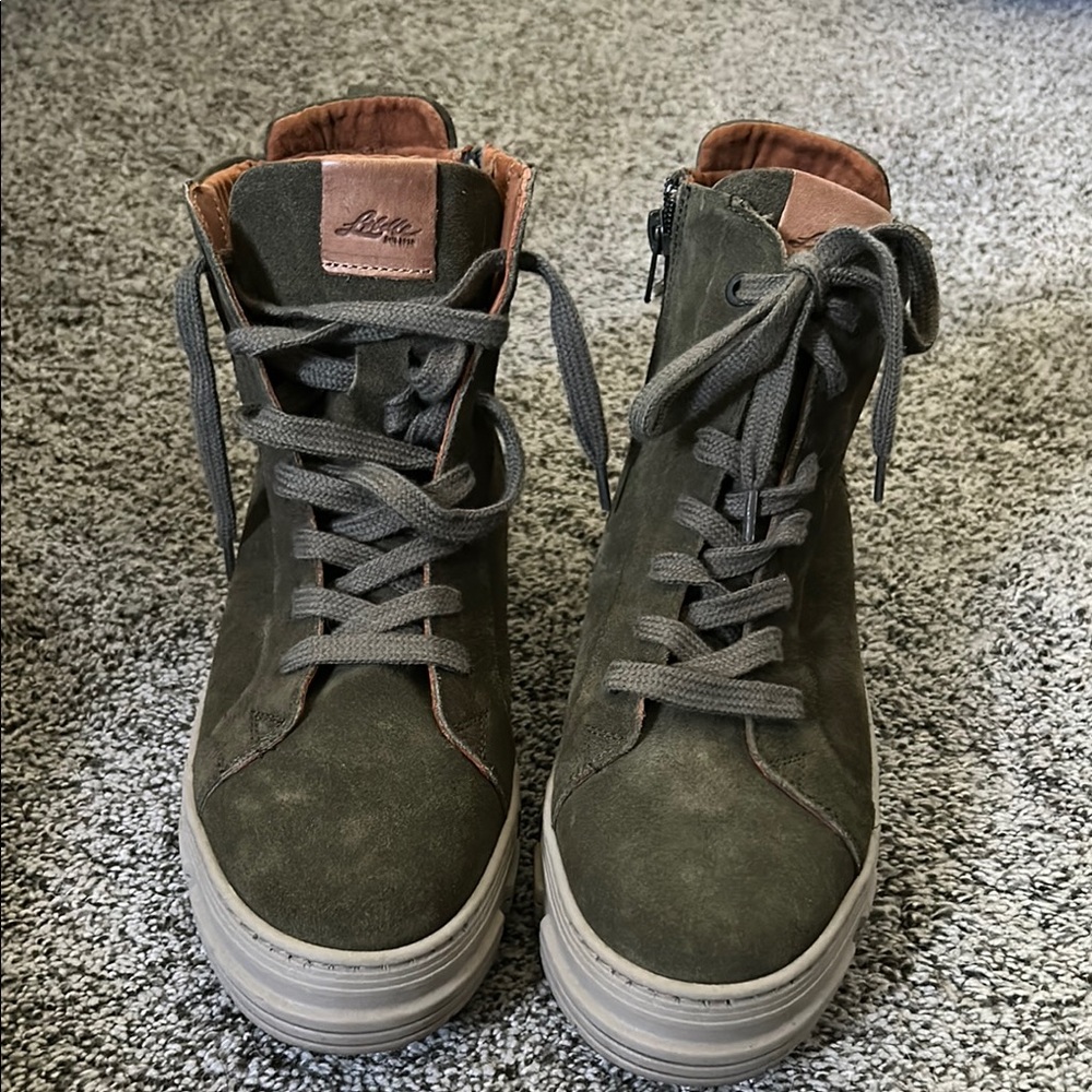 Stylish Libelle Olive High-Top Sneakers